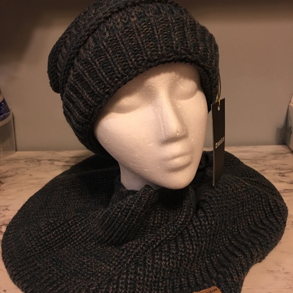 Swiss Elite cable knit beanie and infinity scarf - Picture 4 of 6